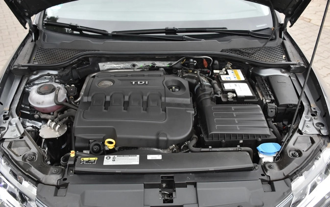 Seat Leon cena 59900 przebieg: 117000, rok produkcji 2018 z Błażowa małe 277